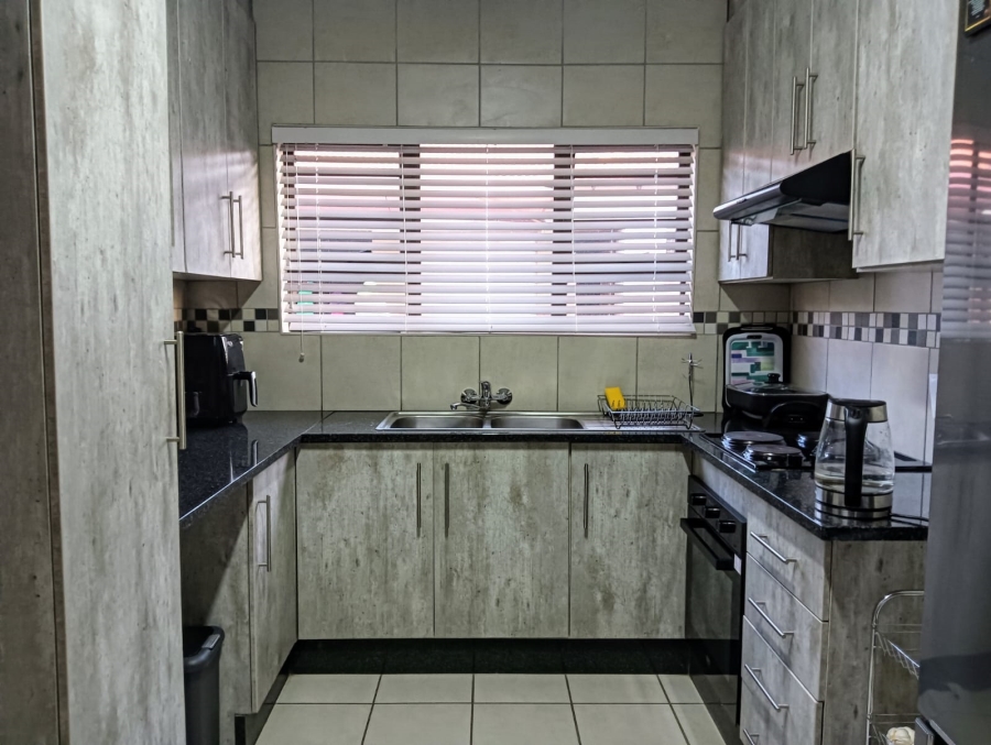 3 Bedroom Property for Sale in Waterval East North West
